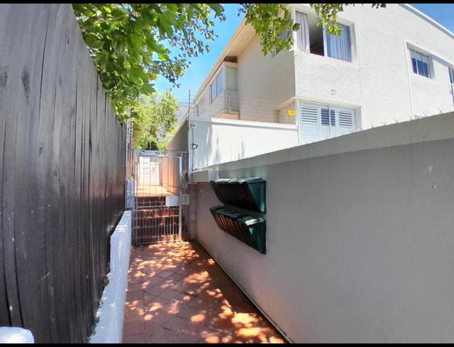 3 BEDROOM PROPERTY TO RENT IN VREDEHOEK